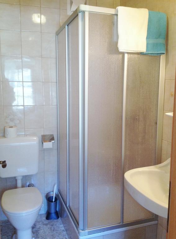 Ferienhaus Nickl Weißbriach Kamer foto