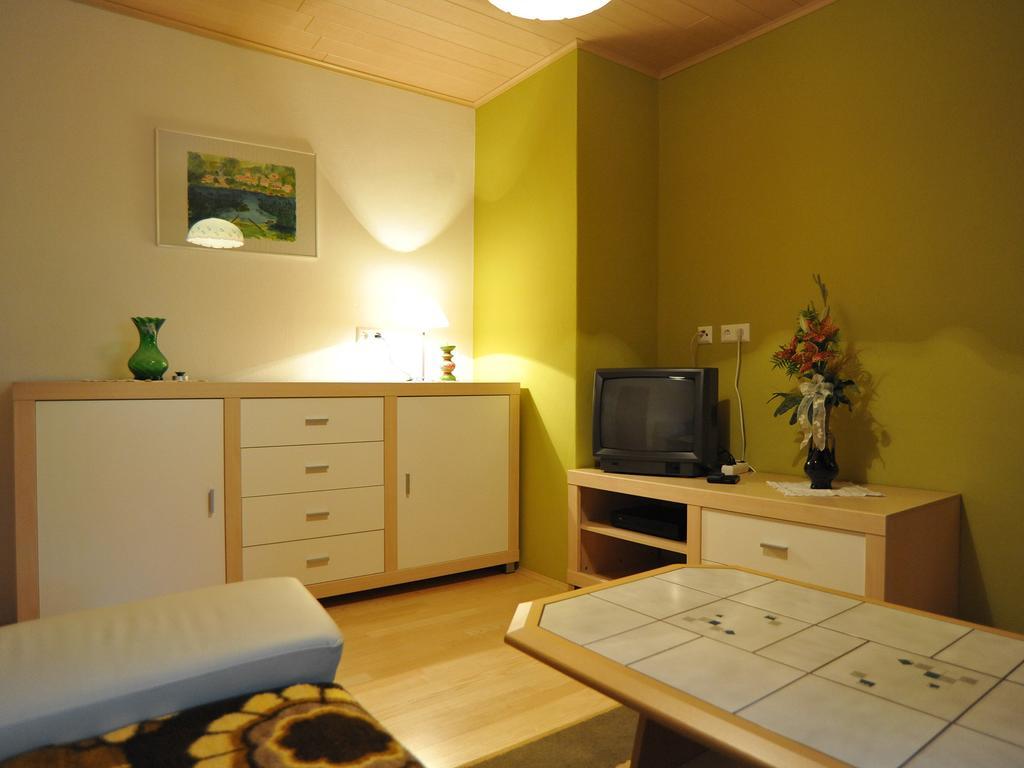 Ferienhaus Nickl Weißbriach Kamer foto
